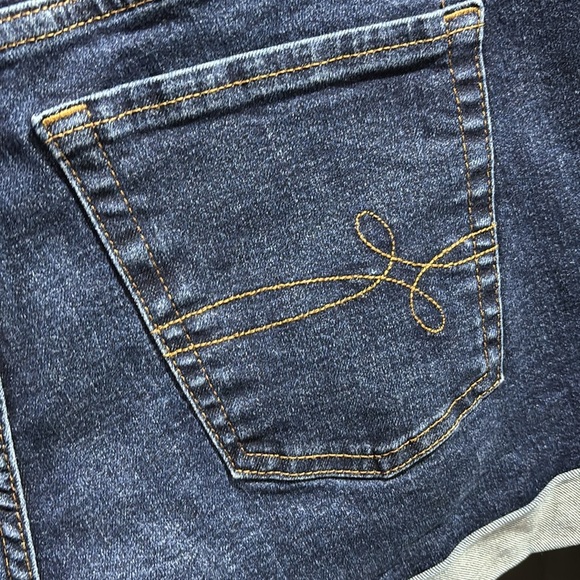 Levi’s Denizen High Rise,cuffed, five pocket,belt loop, stretch 2.5” rise,jeans - Picture 8 of 12